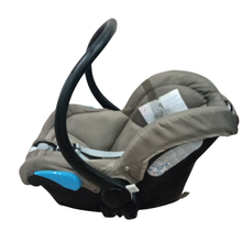 Load image into Gallery viewer, Car Seat - Group 0+ / Bebe Confort Streety Fix / Beige
