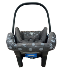 Load image into Gallery viewer, Car Seat - Group 0+ / Mamas &amp; Papas Primo Viagio - With Isofix / Grey Polkadot
